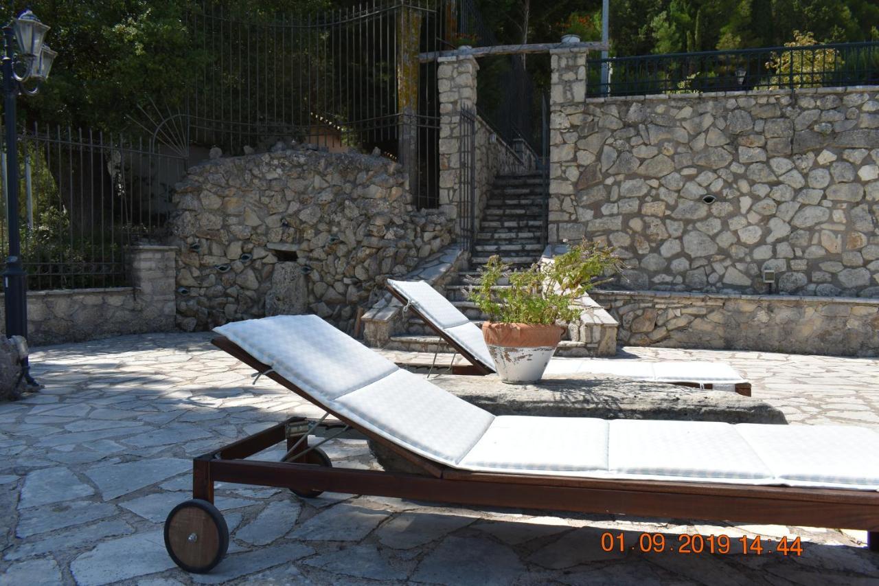 Estate Dafnopanagia Villa Magda Asprogerakata Екстериор снимка