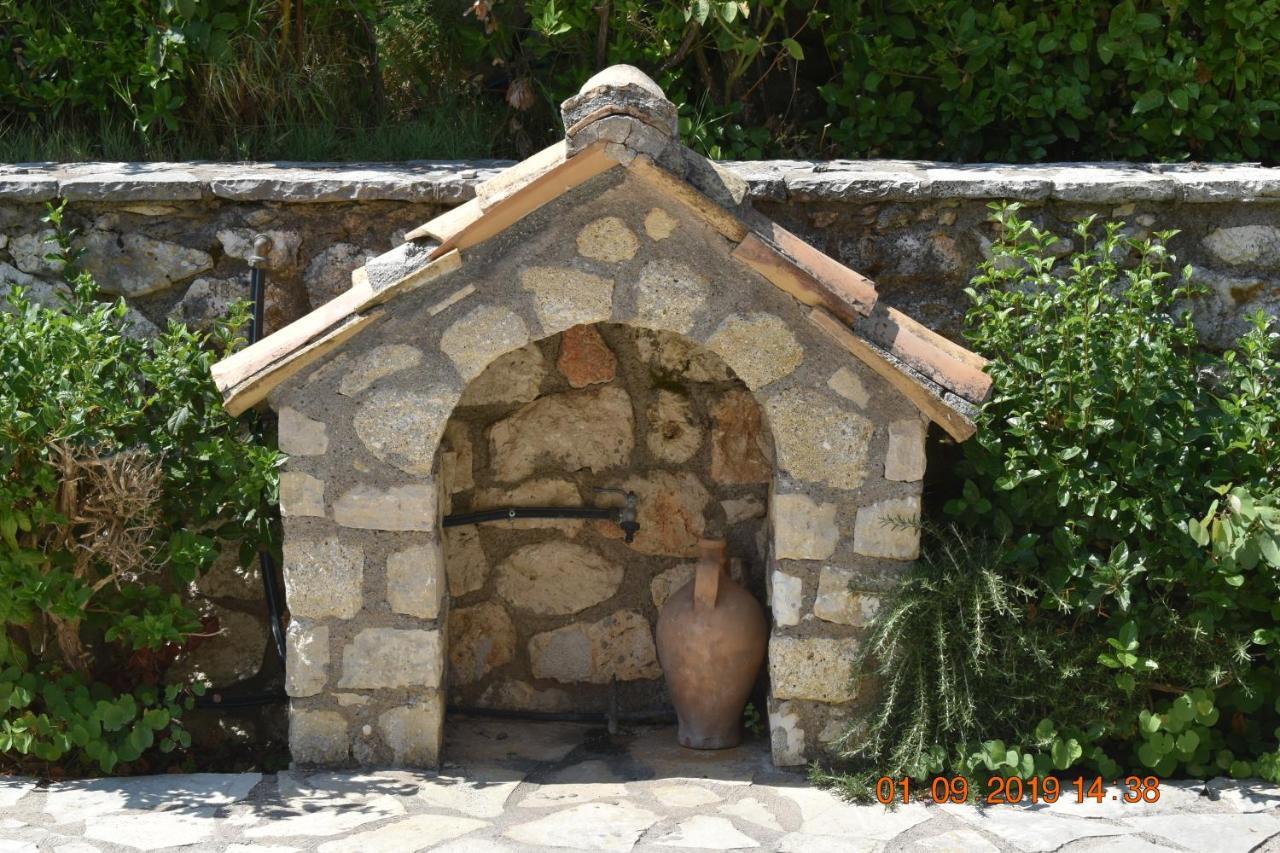 Estate Dafnopanagia Villa Magda Asprogerakata Екстериор снимка